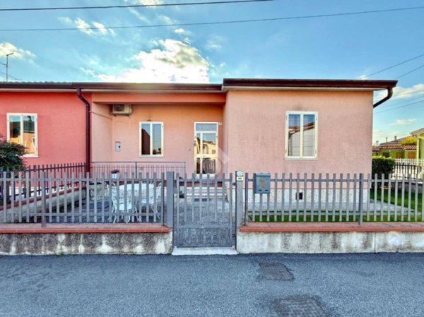 casa indipendente in vendita a Nogarole Rocca
