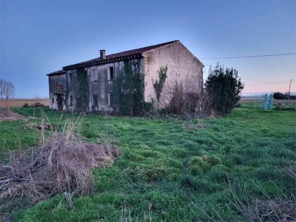 casa indipendente in vendita a Nogarole Rocca