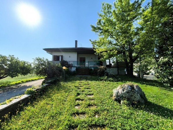terreno agricolo in vendita a Nogarole Rocca in zona Pradelle