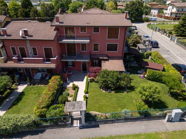 appartamento in vendita a Nogarole Rocca in zona Bagnolo