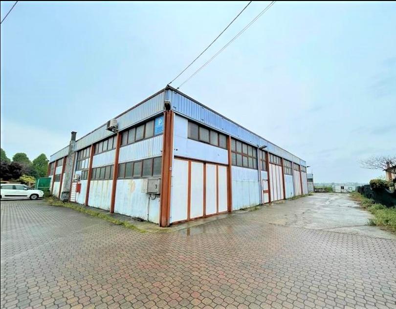 locale commerciale in vendita a Nogarole Rocca
