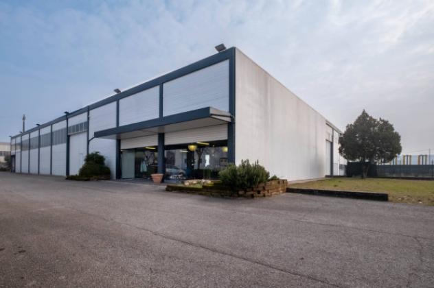 locale commerciale in vendita a Nogarole Rocca in zona Pradelle