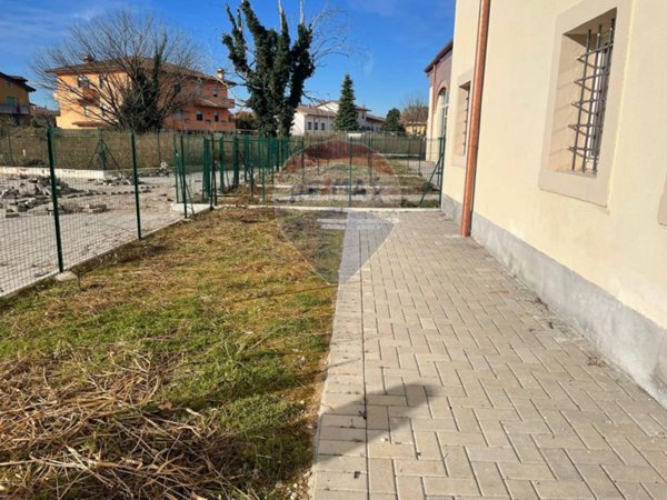 appartamento in vendita a Nogarole Rocca in zona Bagnolo