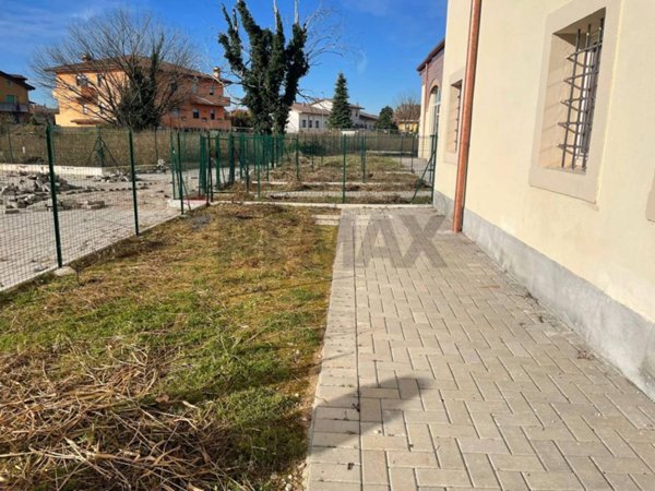 appartamento in vendita a Nogarole Rocca in zona Bagnolo