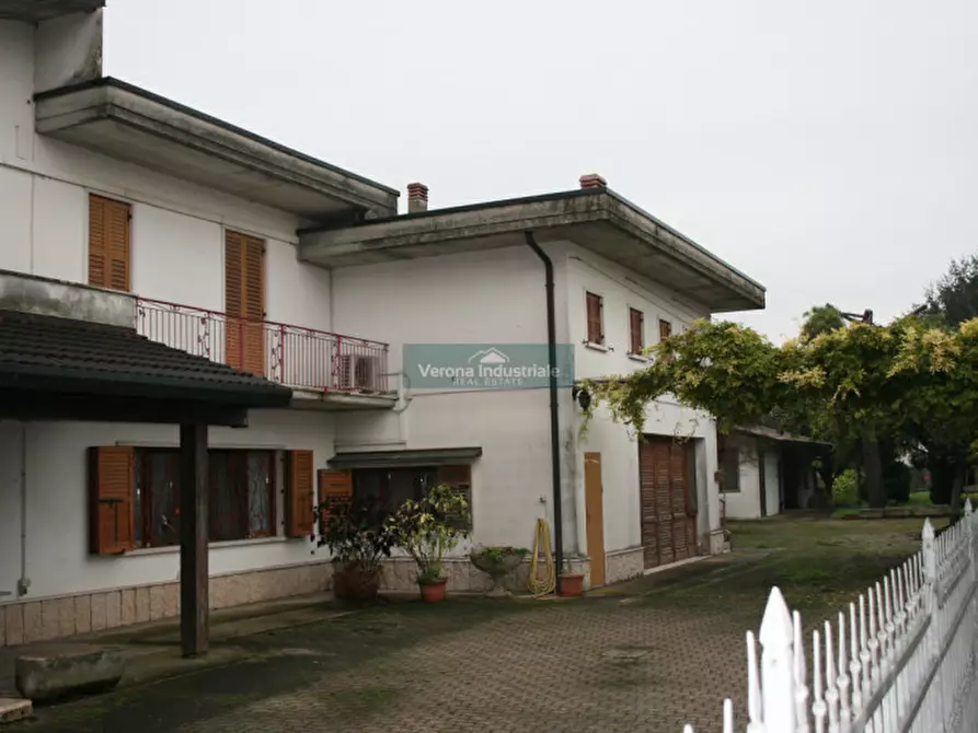 casa indipendente in vendita a Nogarole Rocca in zona Bagnolo