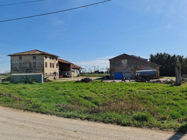 casale in vendita a Nogarole Rocca