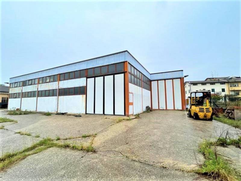 locale commerciale in vendita a Nogarole Rocca in zona Pradelle