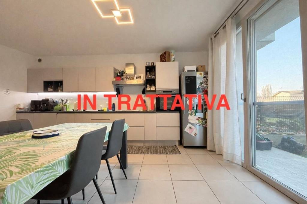 appartamento in vendita a Nogarole Rocca in zona Pradelle