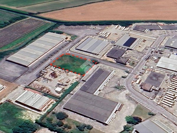 terreno edificabile in vendita a Nogarole Rocca in zona Pradelle