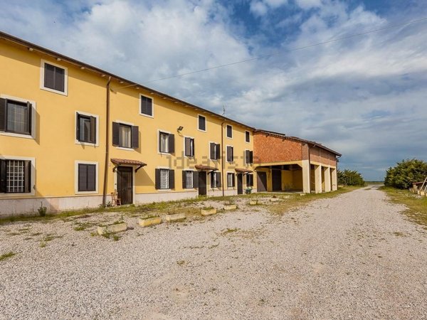 casa indipendente in vendita a Nogarole Rocca