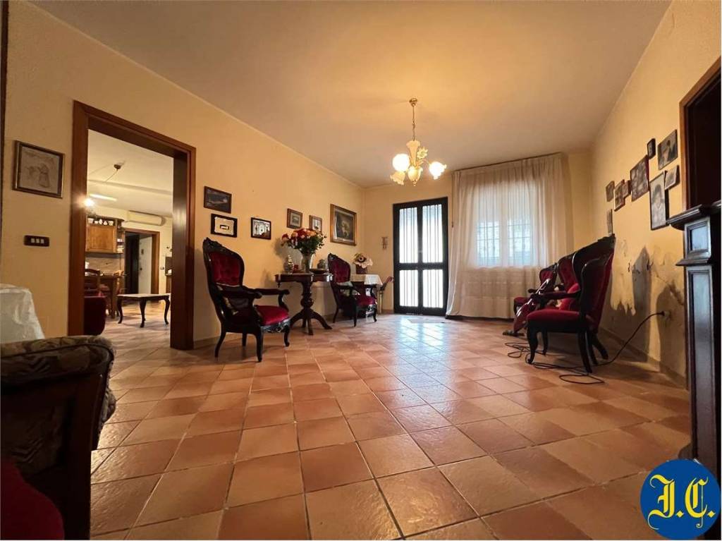 casa indipendente in vendita a Nogarole Rocca in zona Bagnolo