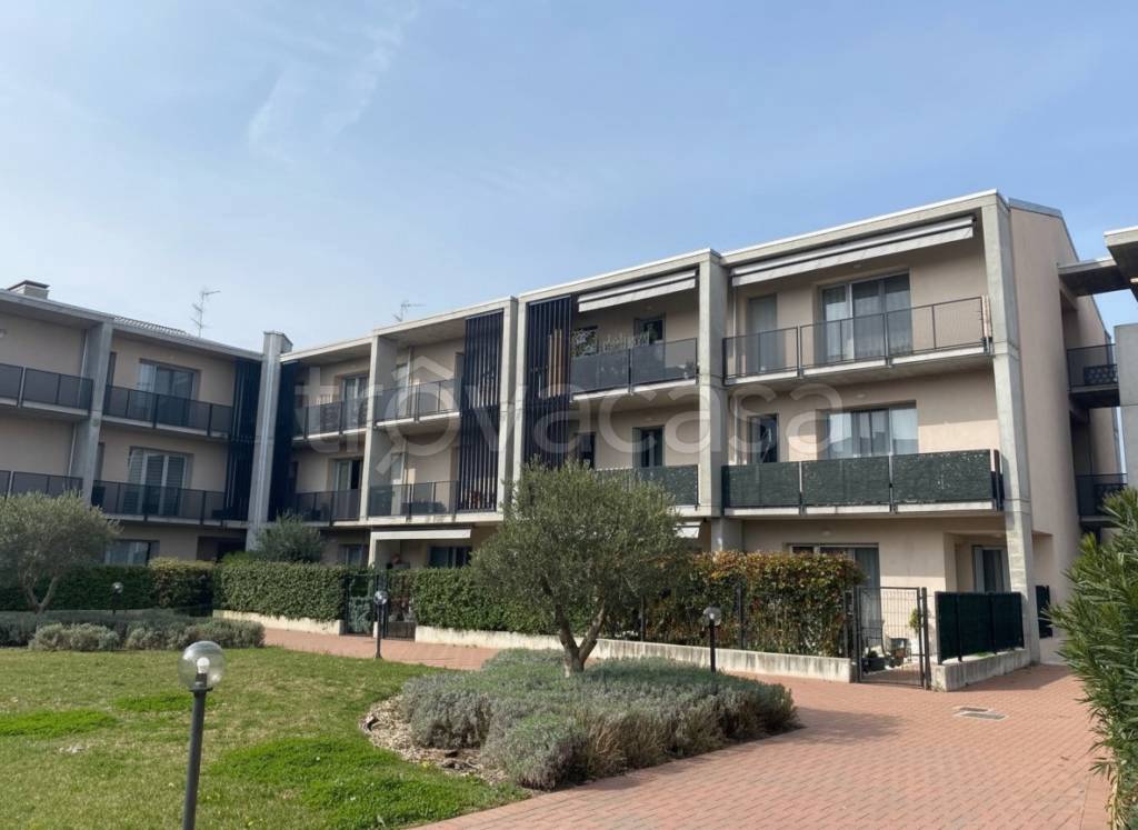 appartamento in vendita a Nogarole Rocca in zona Pradelle