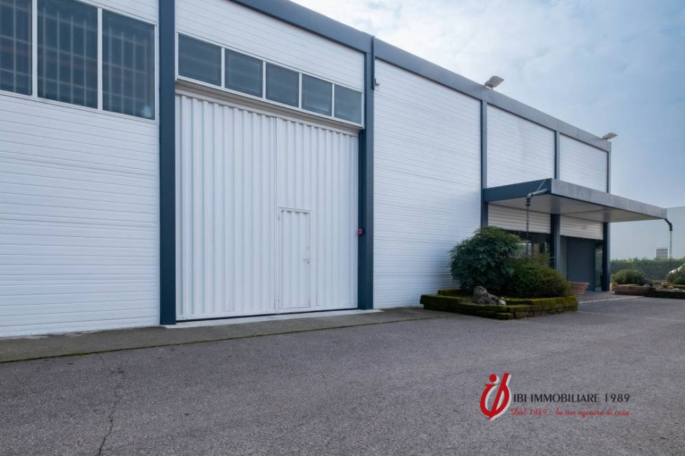 terreno edificabile in vendita a Nogarole Rocca in zona Pradelle