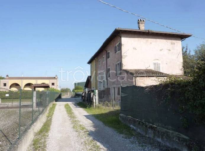 casa indipendente in vendita a Nogarole Rocca