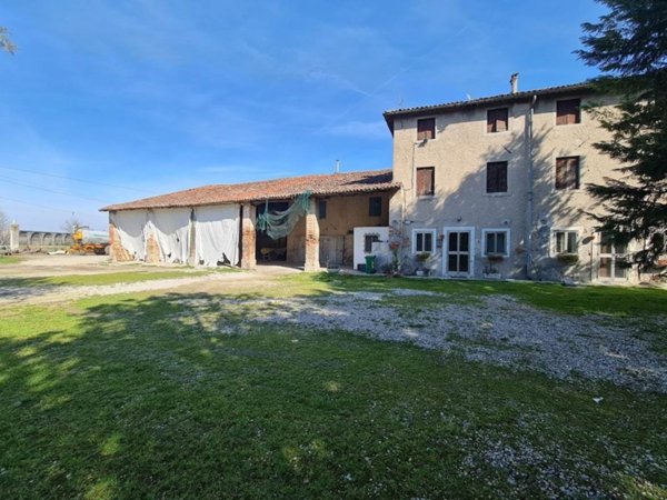 casa indipendente in vendita a Nogarole Rocca