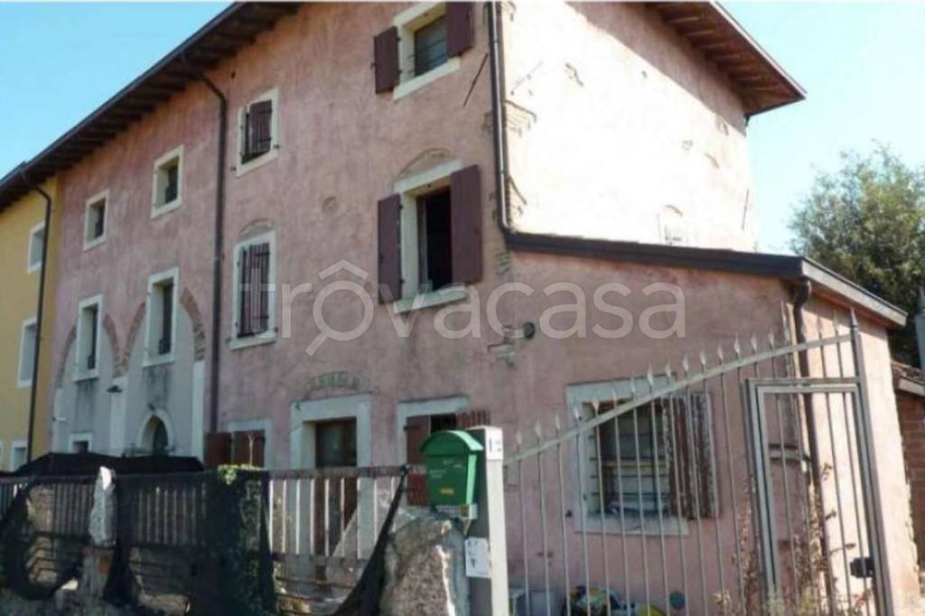 appartamento in vendita a Nogarole Rocca in zona Pradelle