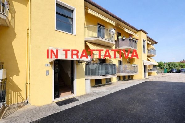 appartamento in vendita a Nogarole Rocca in zona Pradelle