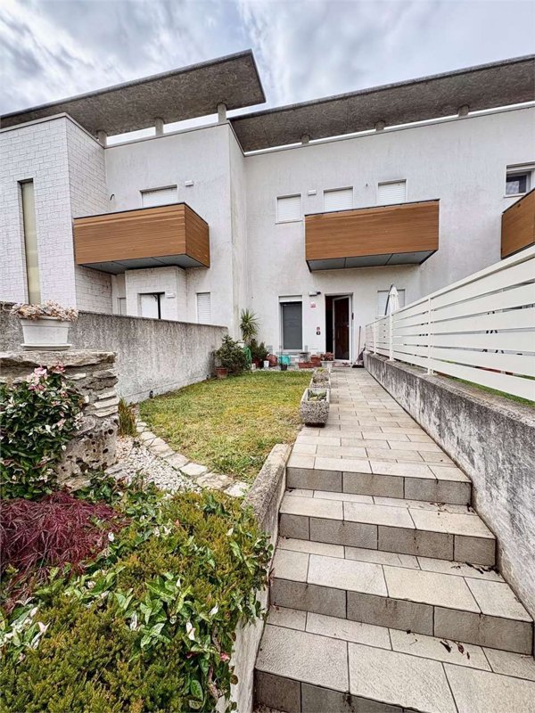 appartamento in vendita a Nogarole Rocca in zona Pradelle