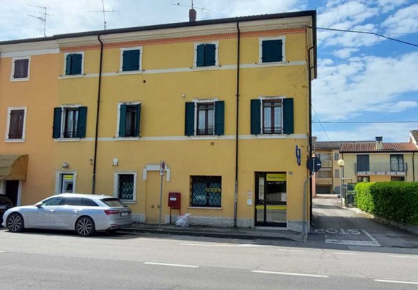ufficio in vendita a Nogarole Rocca