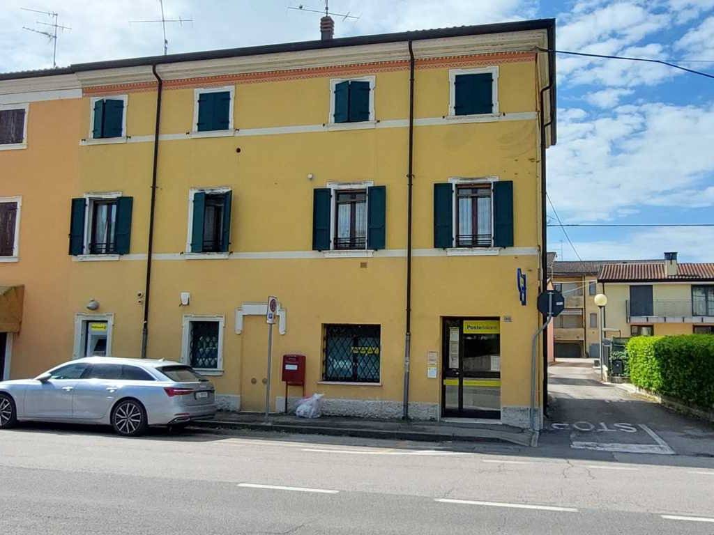 ufficio in vendita a Nogarole Rocca