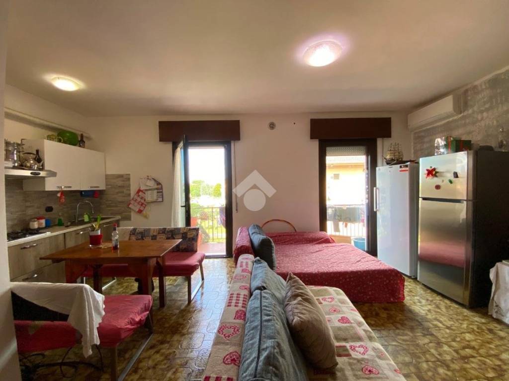 appartamento in vendita a Nogarole Rocca in zona Pradelle