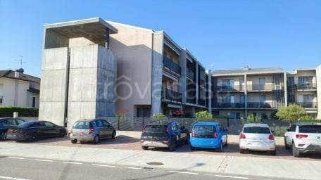 appartamento in vendita a Nogarole Rocca in zona Pradelle
