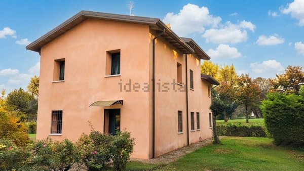 casa indipendente in vendita a Nogarole Rocca in zona Pradelle