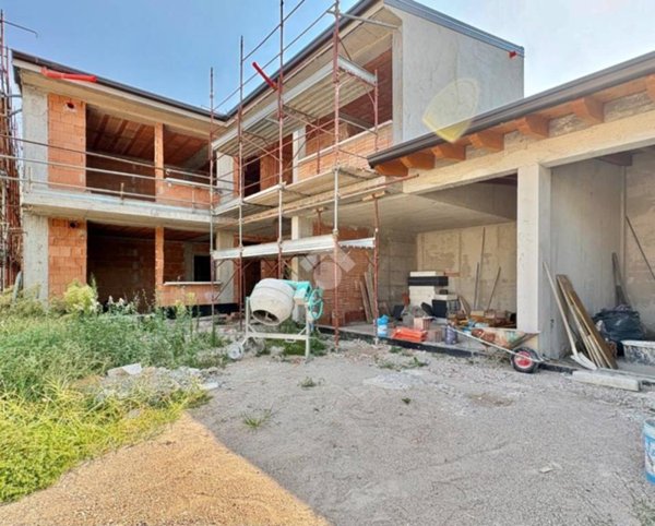 appartamento in vendita a Nogarole Rocca in zona Bagnolo