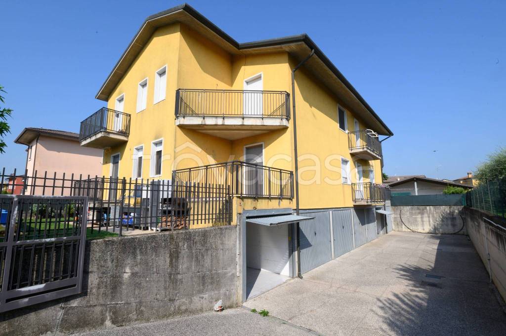 appartamento in vendita a Nogarole Rocca in zona Bagnolo