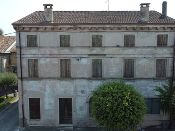 casa indipendente in vendita a Nogarole Rocca in zona Bagnolo