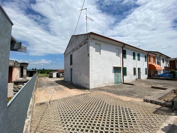 casa indipendente in vendita ad Oppeano
