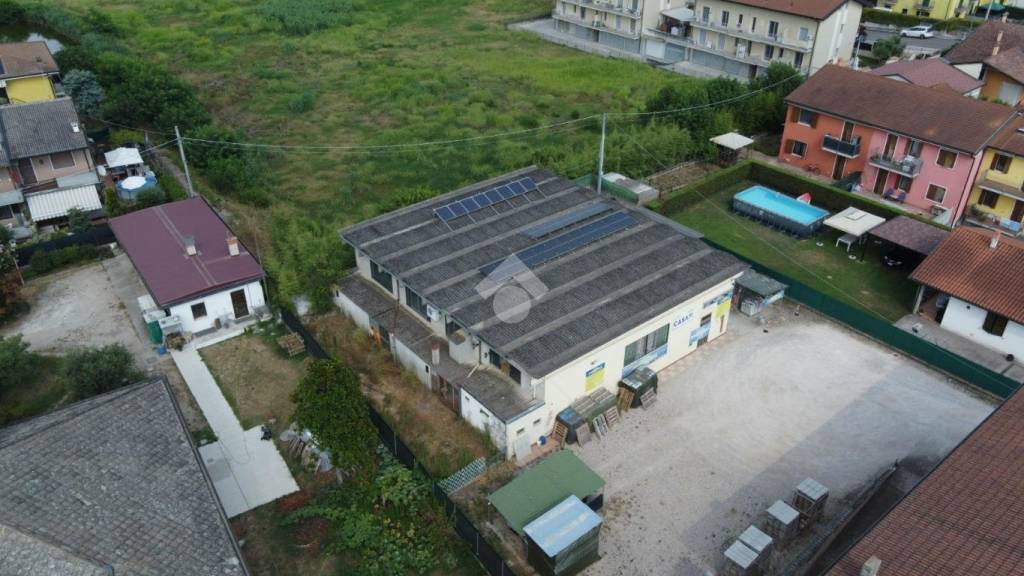 negozio in vendita ad Oppeano in zona Vallese