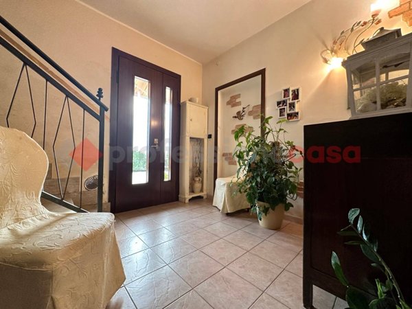 casa indipendente in vendita ad Oppeano in zona Ca' degli Oppi