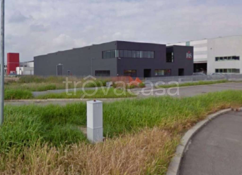 locale commerciale in vendita ad Oppeano