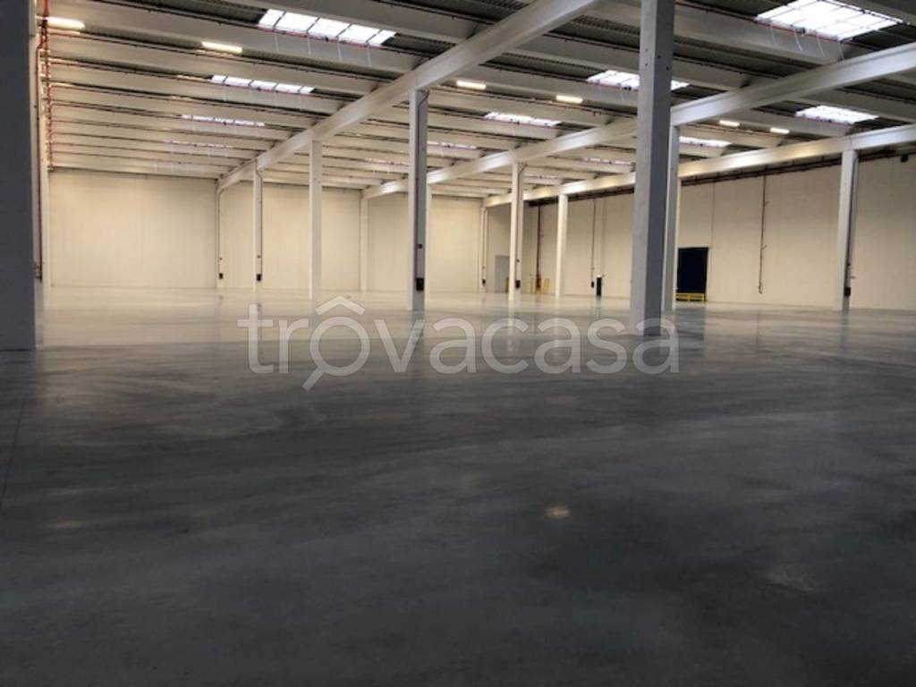 locale commerciale in vendita ad Oppeano