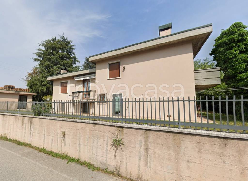 casa indipendente in vendita ad Oppeano in zona Vallese
