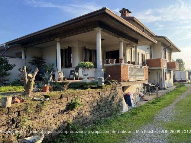 casa indipendente in vendita ad Oppeano in zona Mazzantica
