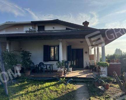 casa indipendente in vendita ad Oppeano in zona Mazzantica