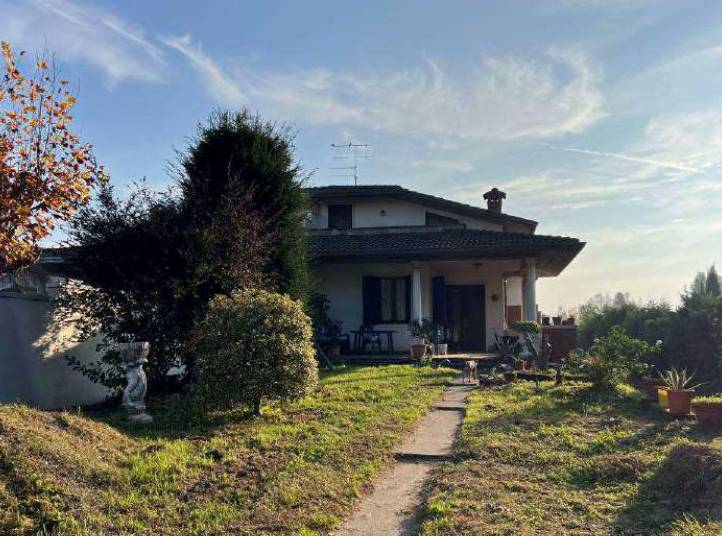 casa indipendente in vendita ad Oppeano in zona Mazzantica