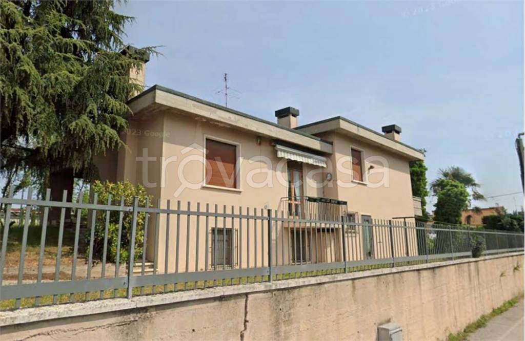 casa indipendente in vendita ad Oppeano in zona Villa Fontana