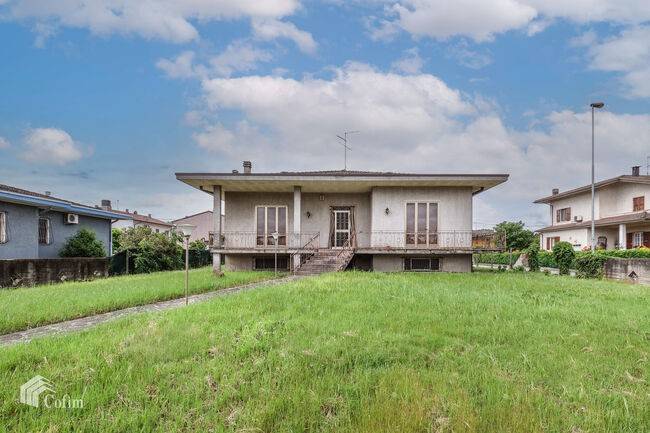 casa indipendente in vendita ad Oppeano in zona Vallese