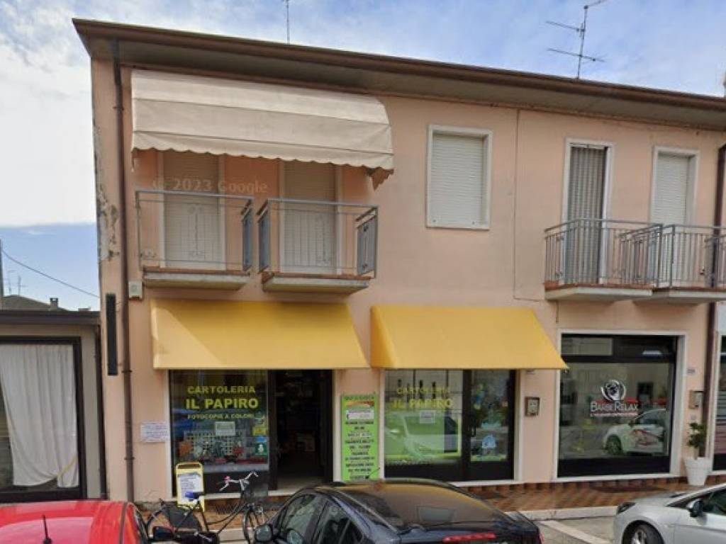 negozio in vendita ad Oppeano in zona Vallese