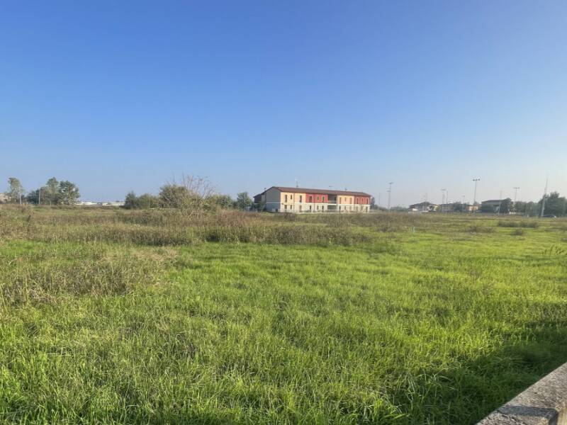 terreno edificabile in vendita ad Oppeano