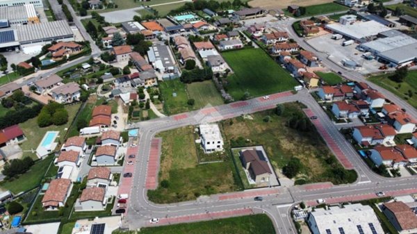 terreno edificabile in vendita ad Oppeano in zona Ca' degli Oppi