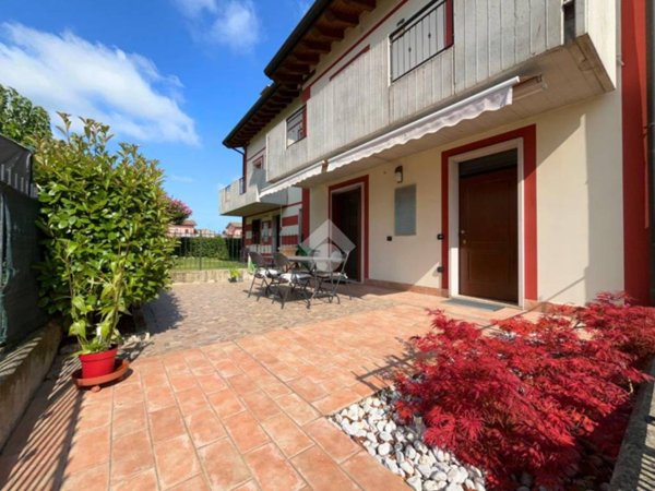 casa indipendente in vendita ad Oppeano in zona Ca' degli Oppi