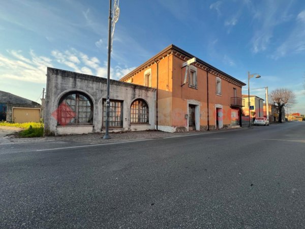 casa indipendente in vendita ad Oppeano in zona Ca' degli Oppi