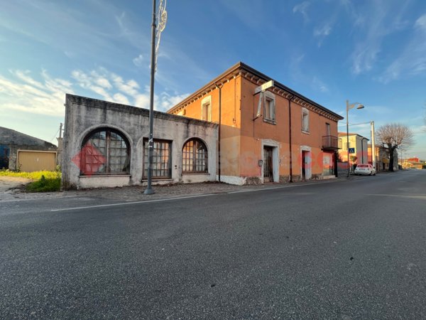 casa indipendente in vendita ad Oppeano in zona Ca' degli Oppi