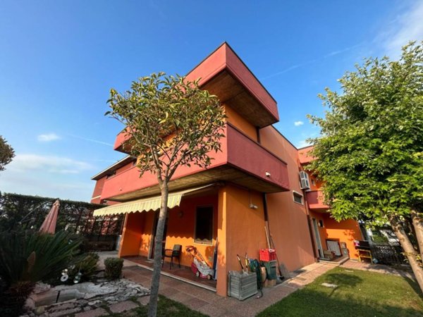 casa indipendente in vendita ad Oppeano