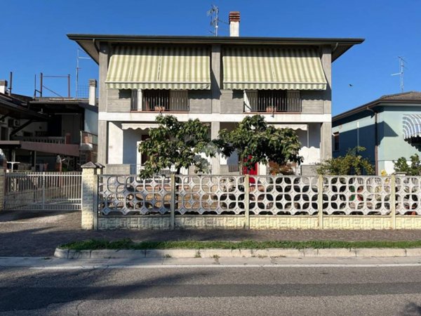 casa indipendente in vendita ad Oppeano in zona Vallese