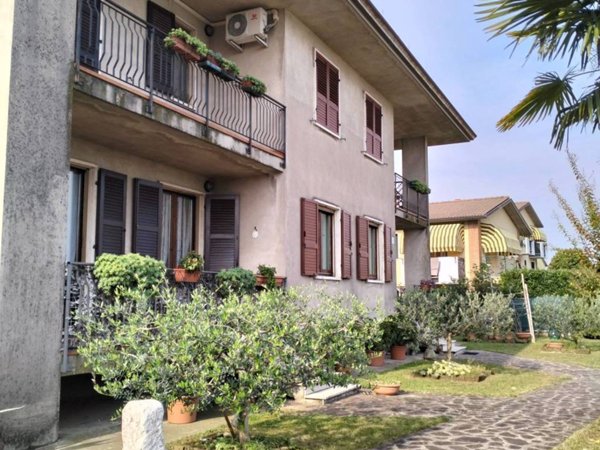 casa indipendente in vendita ad Oppeano in zona Vallese
